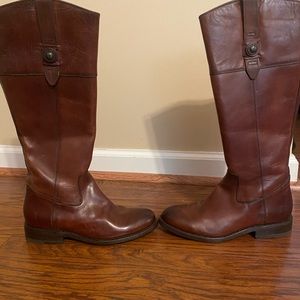 Frye boots size 6m. New without box. Color is redwood. Jayden button style.